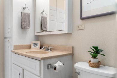 Beautifully Updated 1BR/1BA Condo. This turnkey unit in the - photo 19