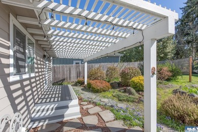 Quality-built custom home by Joe Fazio. Golf course views from - photo 21