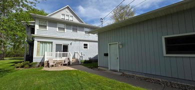 This light-filled 6-bed, 4-bath vintage home on Riverside Drive - photo 21
