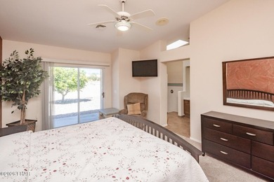 Beautifully maintained single-owner home offering 3 bedrooms, 2 - photo 24