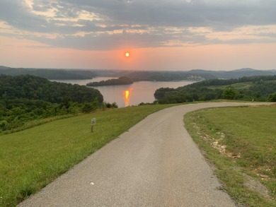 0.66 AC W/ A YEAR AROUND DALE HOLLOW LAKE - photo 18