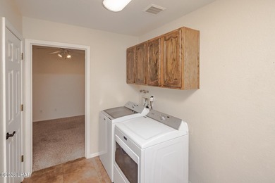 Beautifully maintained single-owner home offering 3 bedrooms, 2 - photo 35