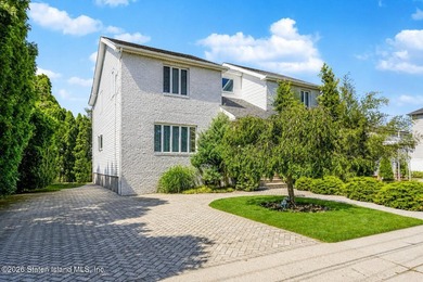 Open House 6/20 & 6/21 12-2pm. Located in the heart of Dongan - photo 2