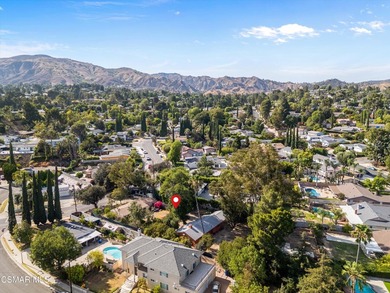 Unlock the possibilities with this rare duplex-zoned property in - photo 3
