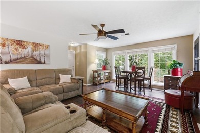 Beautiful, top-level 2bed/2bath turn-key condo in the hidden gem - photo 6