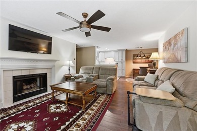 Beautiful, top-level 2bed/2bath turn-key condo in the hidden gem - photo 8