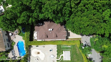 Luxury Cul-de-Sac Retreat with Exceptional Space and - photo 9