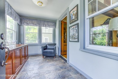 Welcome to 26 Dakota Pl, a single family detached colonial in - photo 5