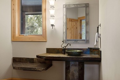 Located on the golf course, with mountain views, this NW lodge - photo 22