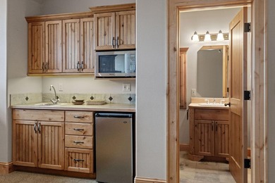 Located on the golf course, with mountain views, this NW lodge - photo 27
