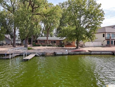 Woodcliff Lakes Home For Sale in Fremont Nebraska