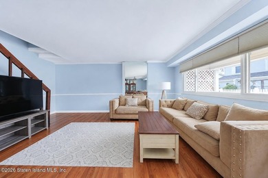 Modern 2-bedroom Condo with a front yard porch. The open concept - photo 6