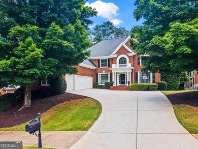 Exceptional Executive Golf Course Estate in Prestigious Windward - photo 2