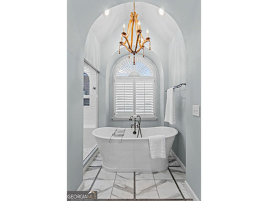Exceptional Executive Golf Course Estate in Prestigious Windward - photo 9