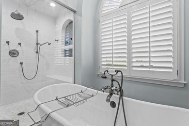 Exceptional Executive Golf Course Estate in Prestigious Windward - photo 10
