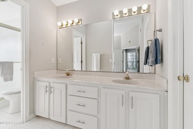 Welcome home to this inviting single-level cottage tucked away - photo 11