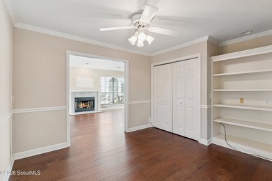Welcome home to this inviting single-level cottage tucked away - photo 14