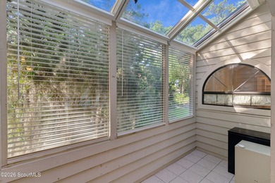 Welcome home to this inviting single-level cottage tucked away - photo 15