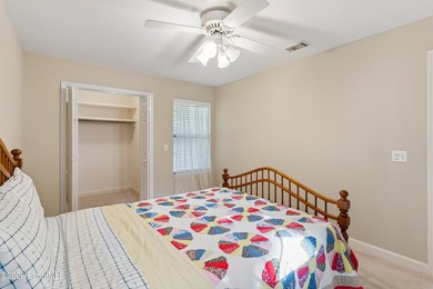 Welcome home to this inviting single-level cottage tucked away - photo 17