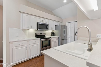 Welcome home to this inviting single-level cottage tucked away - photo 22