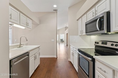 Welcome home to this inviting single-level cottage tucked away - photo 24