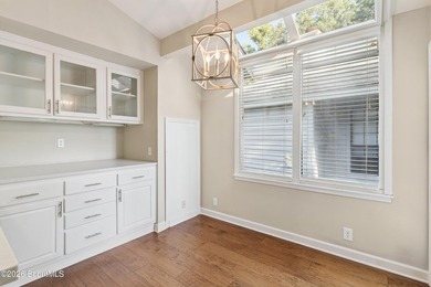 Welcome home to this inviting single-level cottage tucked away - photo 25