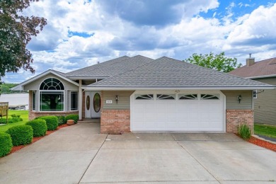 Lake Home For Sale in Lake Summerset, Illinois
