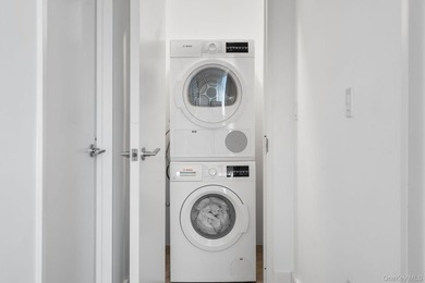 Welcome to sophisticated living at The Bond in the heart of Long - photo 8