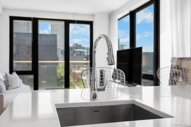 Welcome to sophisticated living at The Bond in the heart of Long - photo 10