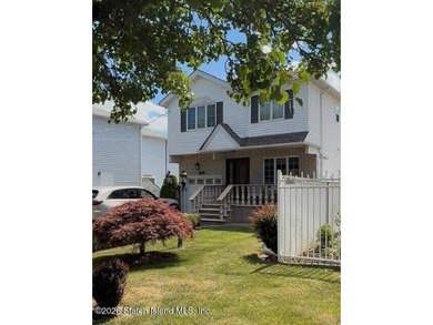 Welcome to this beautifully maintained single-family home - photo 2