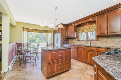 Welcome to this beautifully maintained single-family home - photo 5