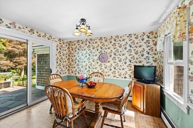 Lovingly cared for by one family since it was built, this - photo 5