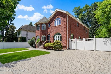 You don't want to miss this spectacular center hall colonial in - photo 3