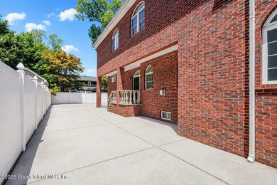 You don't want to miss this spectacular center hall colonial in - photo 4