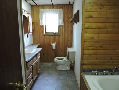 Very spacious and private location. Walking distance to the lake - photo 12