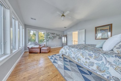 Discover the epitome of lakeside luxury at Lake Almanor! This - photo 15