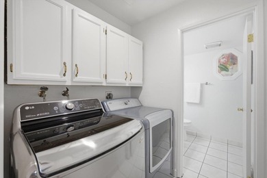 Beautifully maintained and freshly painted, this spacious - photo 16