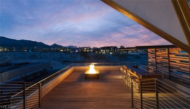 Pristine symmetrical landscaping paves your entrance into this - photo 22