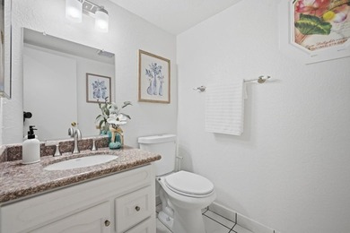 Beautifully maintained and freshly painted, this spacious - photo 22