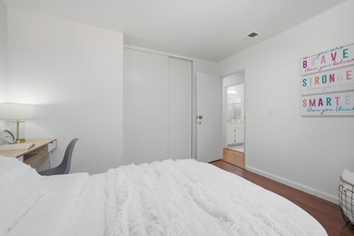 Beautifully maintained and freshly painted, this spacious - photo 26