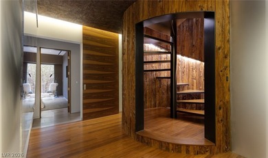 Pristine symmetrical landscaping paves your entrance into this - photo 30