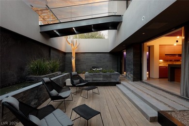 Pristine symmetrical landscaping paves your entrance into this - photo 38