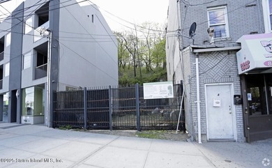 (private lake, pond, coastal) Lot Sale Pending in Staten Island New York