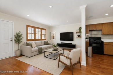 THIS LOVELY SINGLE-FAMILY HOME IS CLEAN, MOVE-IN-READY AND - photo 3