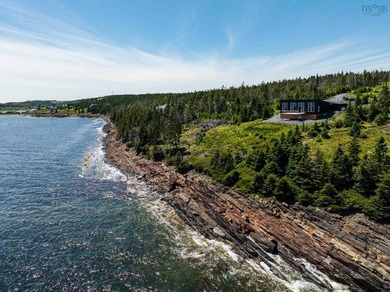 The Black Pearl is a rare coastal masterpiece perched high on 4 - photo 1