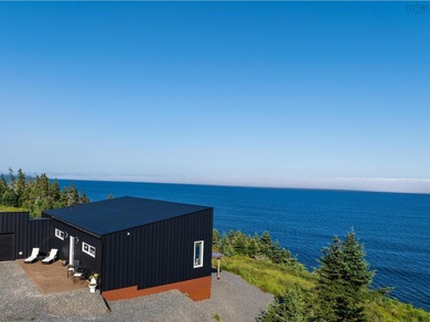 The Black Pearl is a rare coastal masterpiece perched high on 4 - photo 4