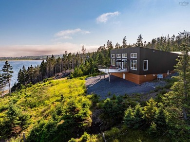 The Black Pearl is a rare coastal masterpiece perched high on 4 - photo 6