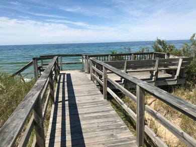 Picturesque hidden gem in a gated community with low bluff - photo 4