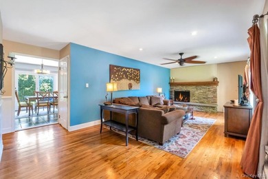 Welcome to 3 Woodbine Lane, nestled in the highly sought-after - photo 4