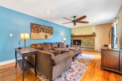 Welcome to 3 Woodbine Lane, nestled in the highly sought-after - photo 6